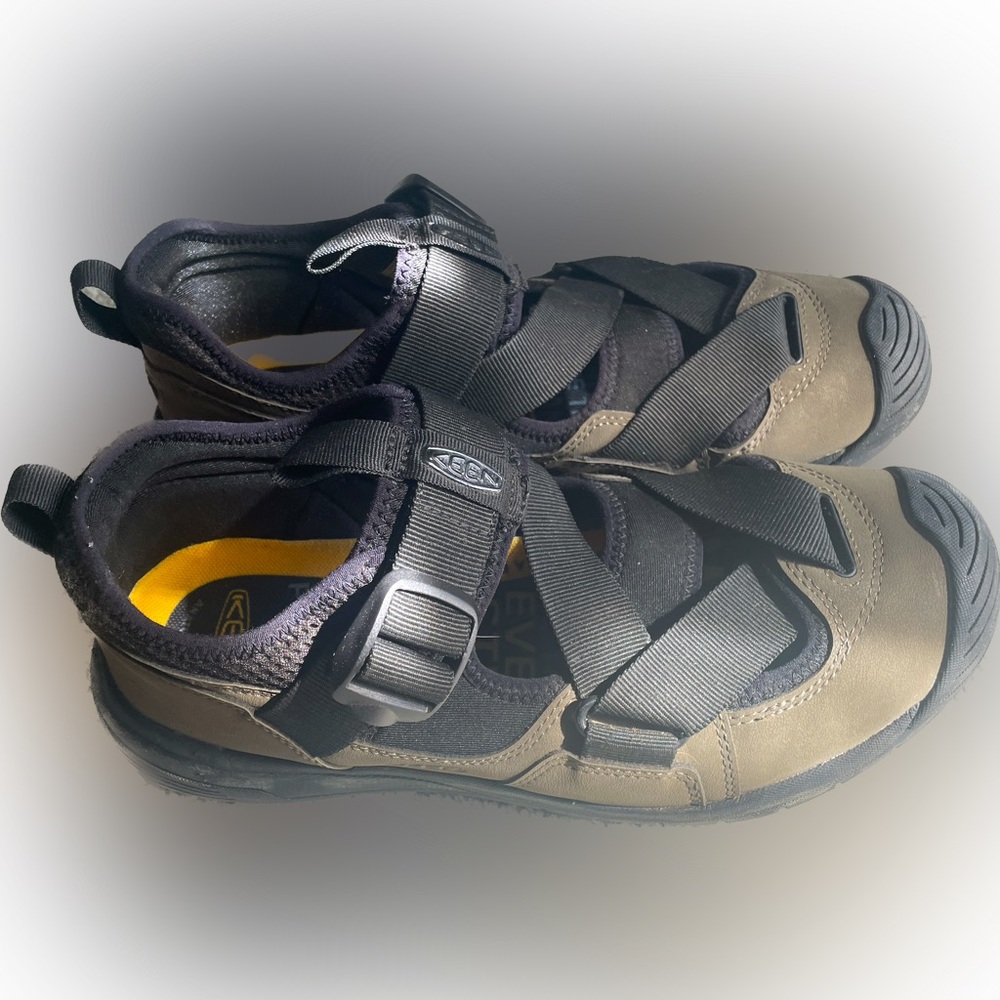 KEEN Zerraport Trail Hiking Shoes in Canteen/Black Men’s size 8 worn only once